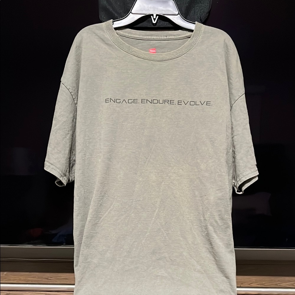 🛍️5️⃣ / 💲2️⃣5️⃣🛍️ - Men's Gray T-Shirt